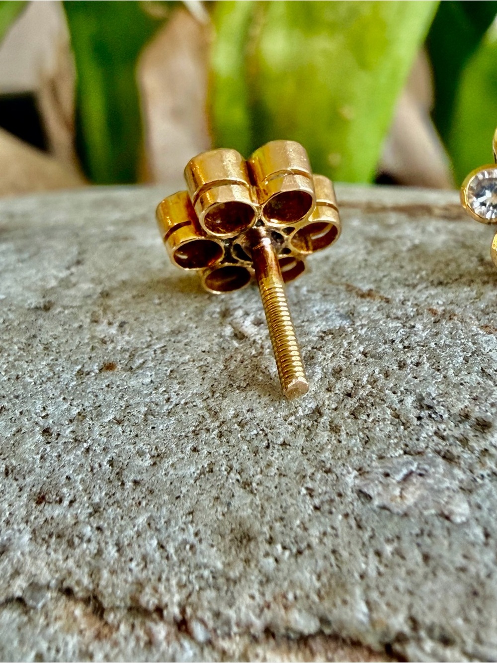18 karat gold and 3 carat diamond earrings - Picture 7 of 11